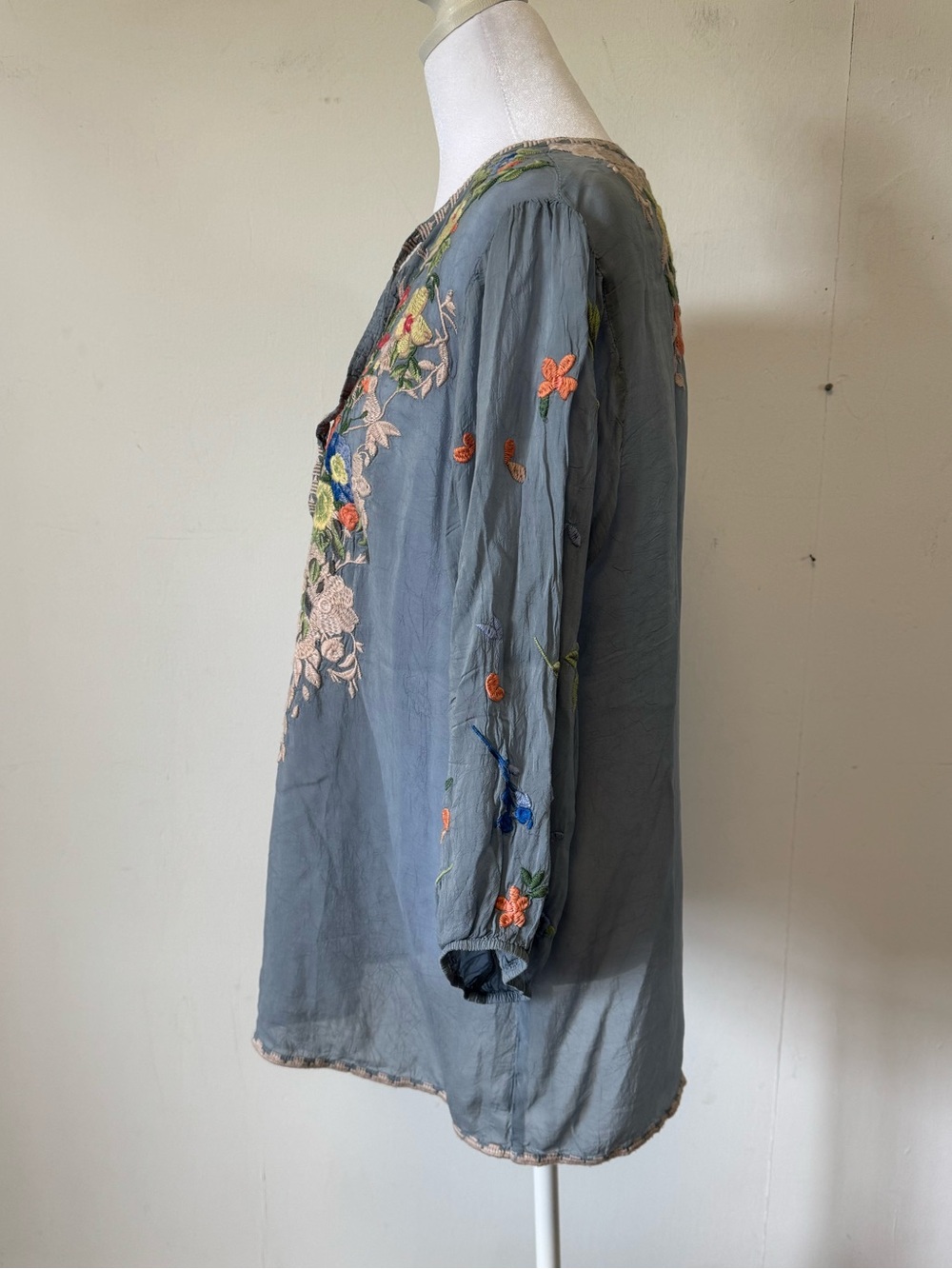 Johnny Was Taifa Blouse Blue Embroidered Bird Floral Peasant Boho Large Coastal - Picture 6 of 14
